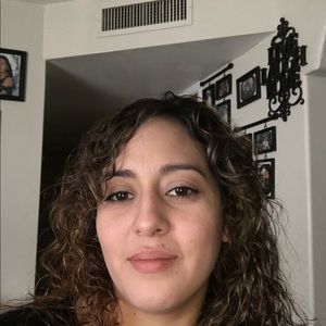 Meet your Posher, Raechelle